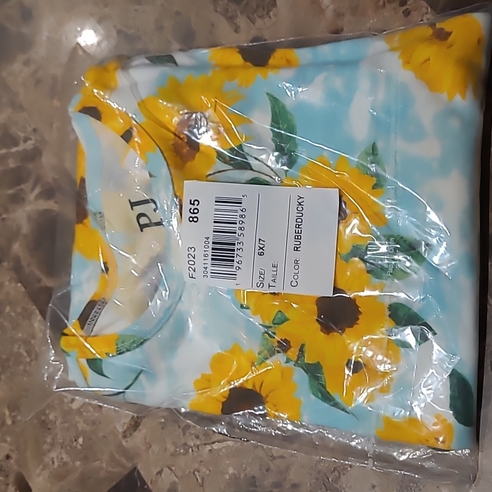 Girl's long sleeve pajamas